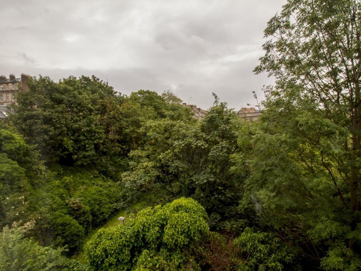 Bright & Tranquil Apartment Near City Centre With Free Parking! Edinburgh Luaran gambar
